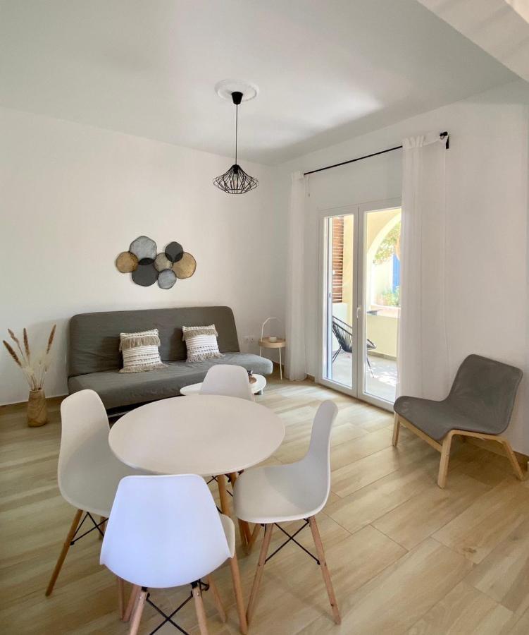 Batsi Seaside Apartment 외부 사진